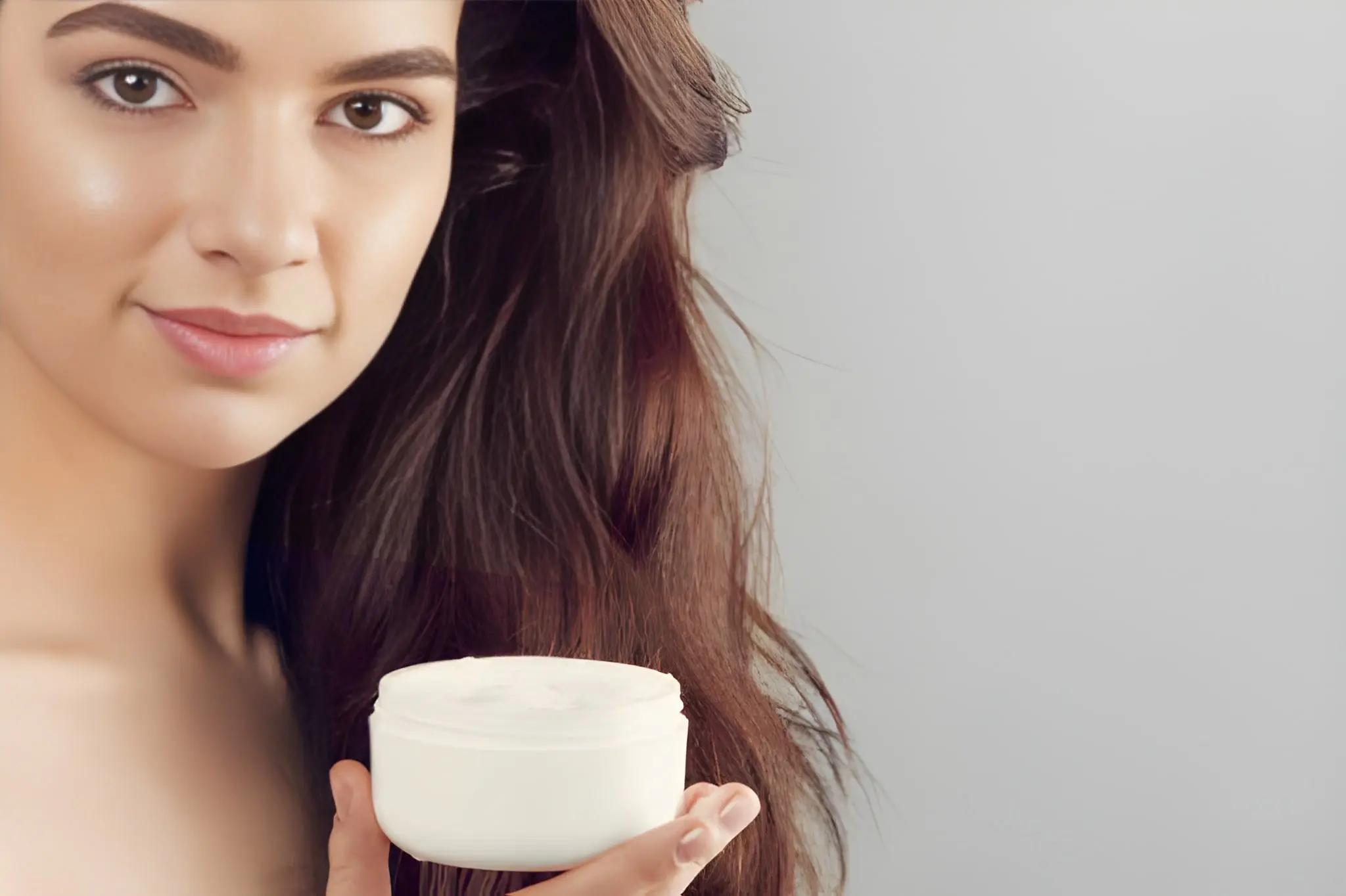 How a Hair Treatment Cream Can Restore Shine and Strength