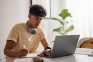 How to Improve Your Writing While Taking an Online Class